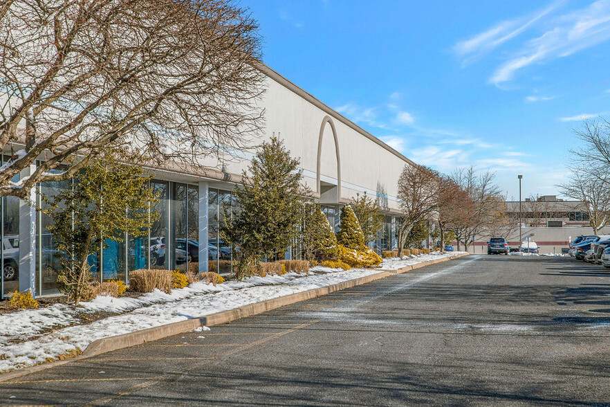 81 Corbett Way, Eatontown, NJ for lease - Building Photo - Image 3 of 41