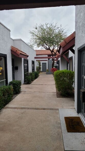 2942 N 24th St, Phoenix, AZ à louer - Photo du bâtiment - Image 3 de 26