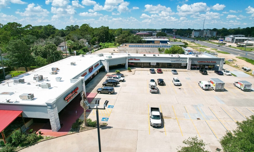 5820 E FM-1960, Humble, TX à louer - Photo du bâtiment - Image 2 de 5