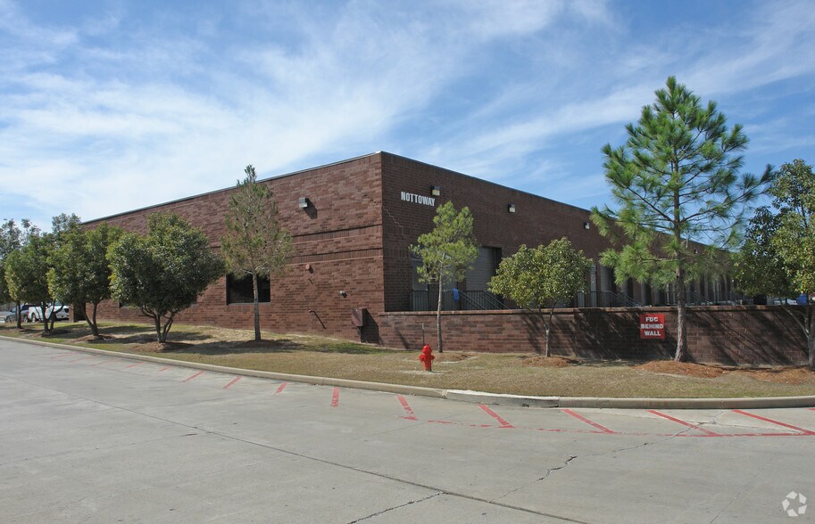 14141 Airline Hwy, Baton Rouge, LA à louer - Photo du bâtiment - Image 2 de 15