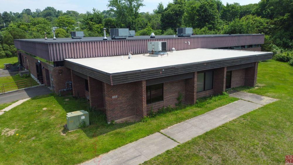 856 N Main Street Ext, Wallingford, CT à vendre Photo du bâtiment- Image 1 de 1