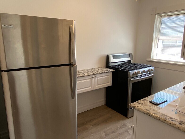 526-532 Merrick Rd, Rockville Centre, NY à vendre - Photo intérieure - Image 3 de 7