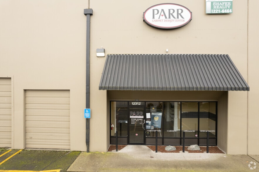 12304-12314 NE Whitaker Way, Portland, OR for lease - Building Photo - Image 2 of 4