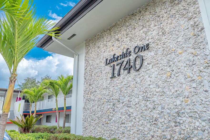 1740 NW 60th Ave, Sunrise, FL for sale - Building Photo - Image 2 of 17