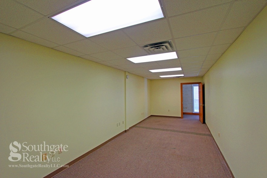 1700 S 28th Ave, Hattiesburg, MS à louer - Photo du bâtiment - Image 2 de 28