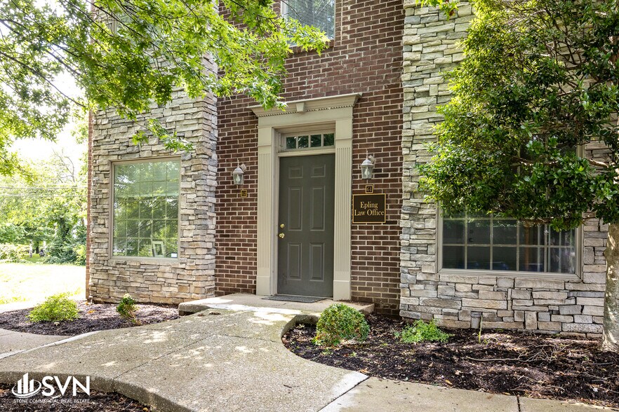 513 Darby Creek Rd, Lexington, KY à vendre - Photo du bâtiment - Image 1 de 2