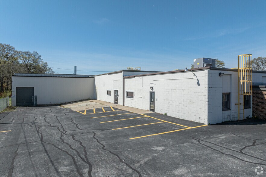 1985 E Laketon Ave, Muskegon, MI à louer - Photo du bâtiment - Image 2 de 17