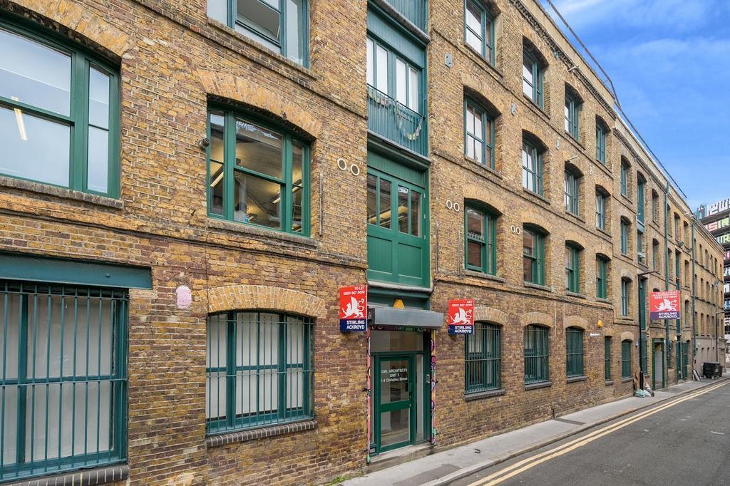 10 Christina St, Londres à louer Photo du bâtiment- Image 1 de 8