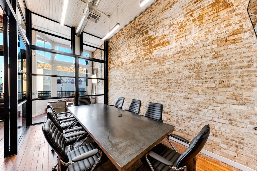102 S Goliad St, Rockwall, TX for lease - Building Photo - Image 3 of 15