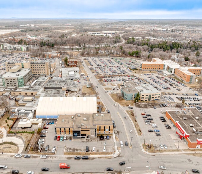 256 Rue De Montigny, Saint-Jérôme, QC à louer - Photo du bâtiment - Image 3 de 3