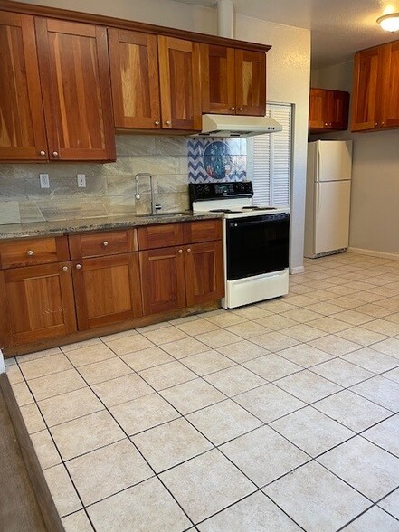 848 International Blvd, Oakland, CA for sale - Building Photo - Image 3 of 11