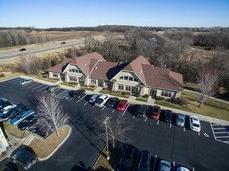 Plus de détails pour 7935 Stone Creek Dr, Chanhassen, MN - Bureau à vendre