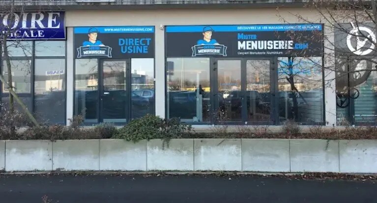 Retail in Quincy-sous-Sénart for lease Building Photo- Image 1 of 9