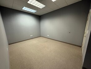 700 Parker Sq, Flower Mound, TX for lease Interior Photo- Image 1 of 5