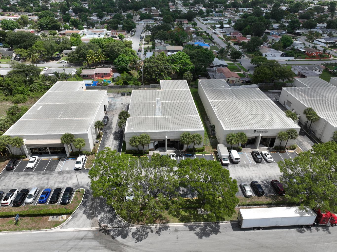 3371-3373 NW 168th St, Miami Gardens, FL for lease Building Photo- Image 1 of 5