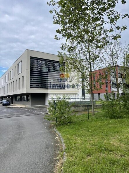 Bureau dans Rennes à louer - Photo du bâtiment - Image 3 de 3