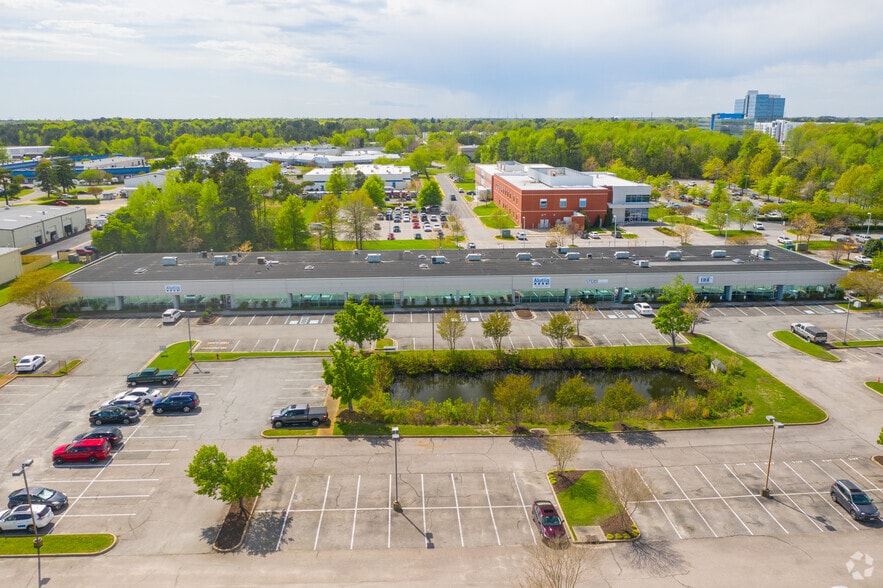 737 Volvo Pky, Chesapeake, VA for lease - Building Photo - Image 3 of 9