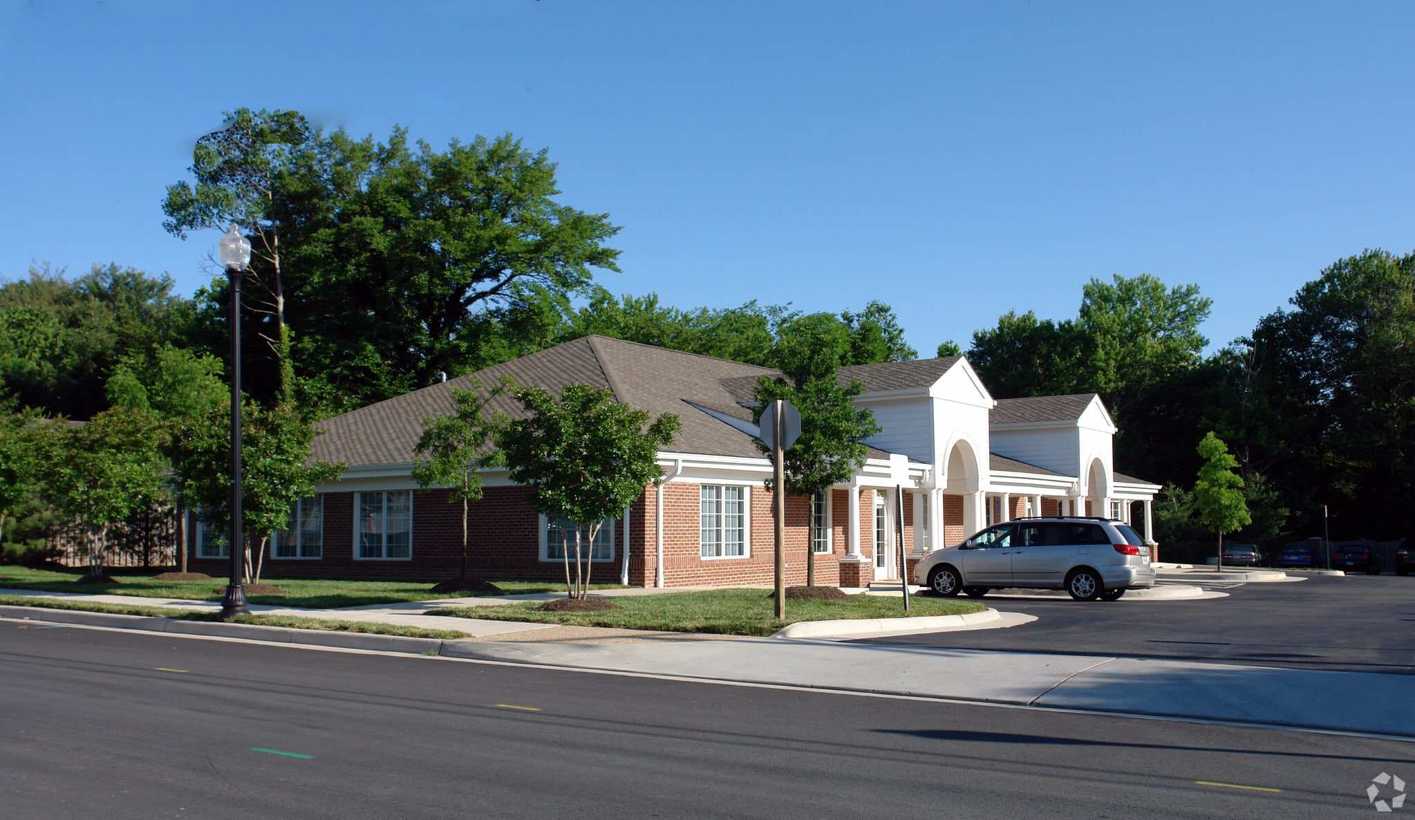 10614 Warwick Ave, Fairfax, VA for lease Primary Photo- Image 1 of 34