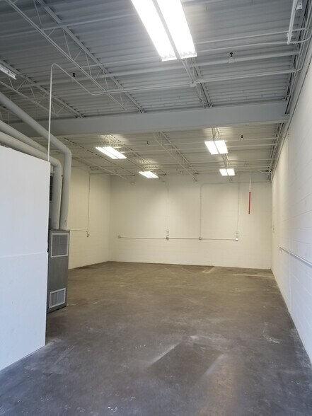 729-739 Fullerton Ave, Addison, IL à louer - Photo du bâtiment - Image 2 de 9