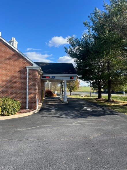 1212 Cocoa Ave, Hershey, PA à vendre - Photo du bâtiment - Image 3 de 3