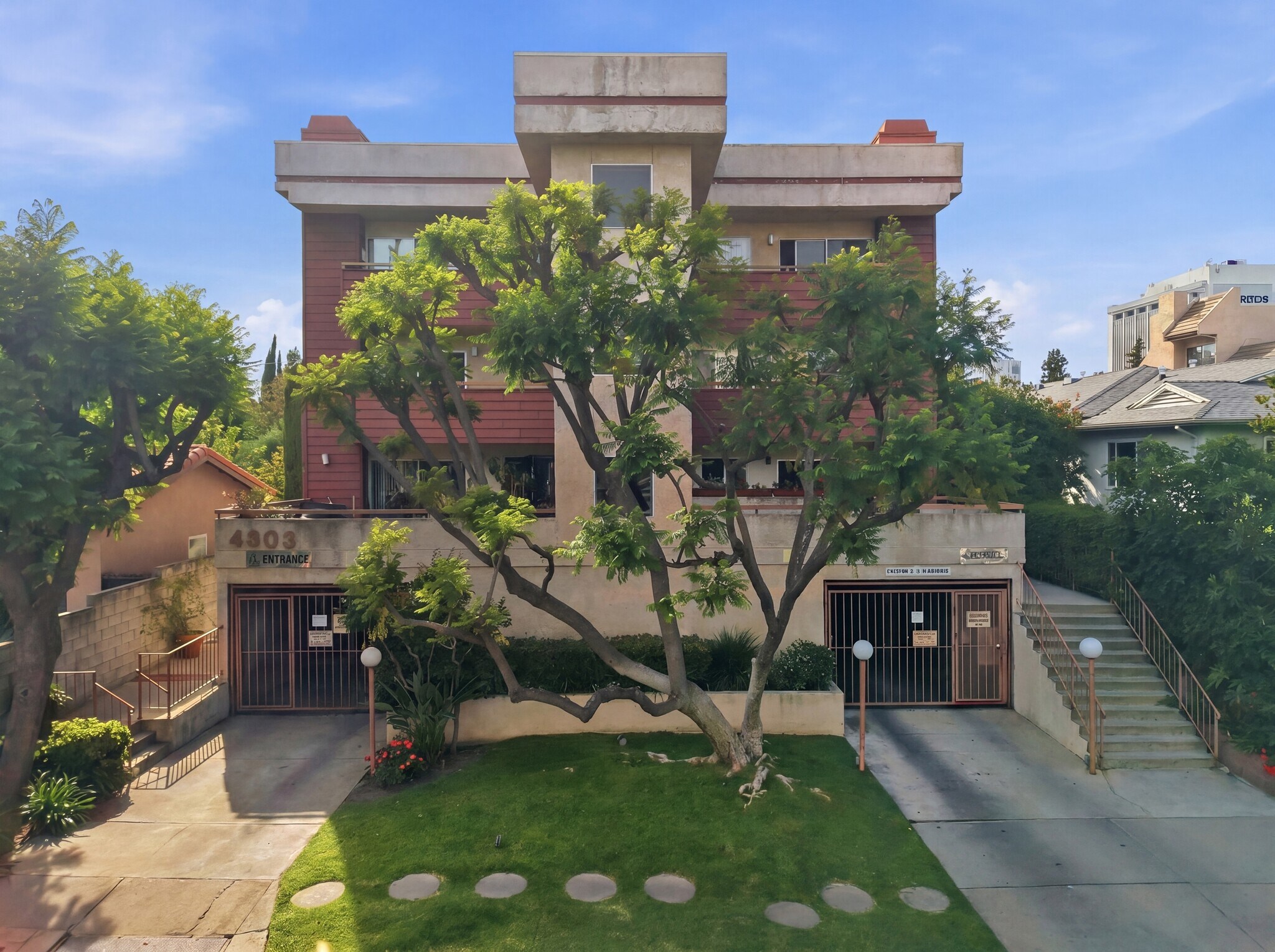 4303 Cedros Ave, Sherman Oaks, CA à vendre Photo du bâtiment- Image 1 de 17