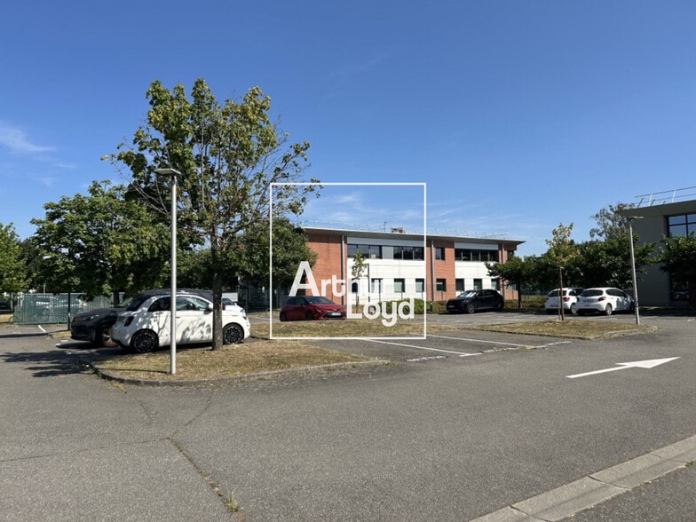 12 Rue Michel Labrousse, Toulouse à louer - Photo du bâtiment - Image 2 de 14