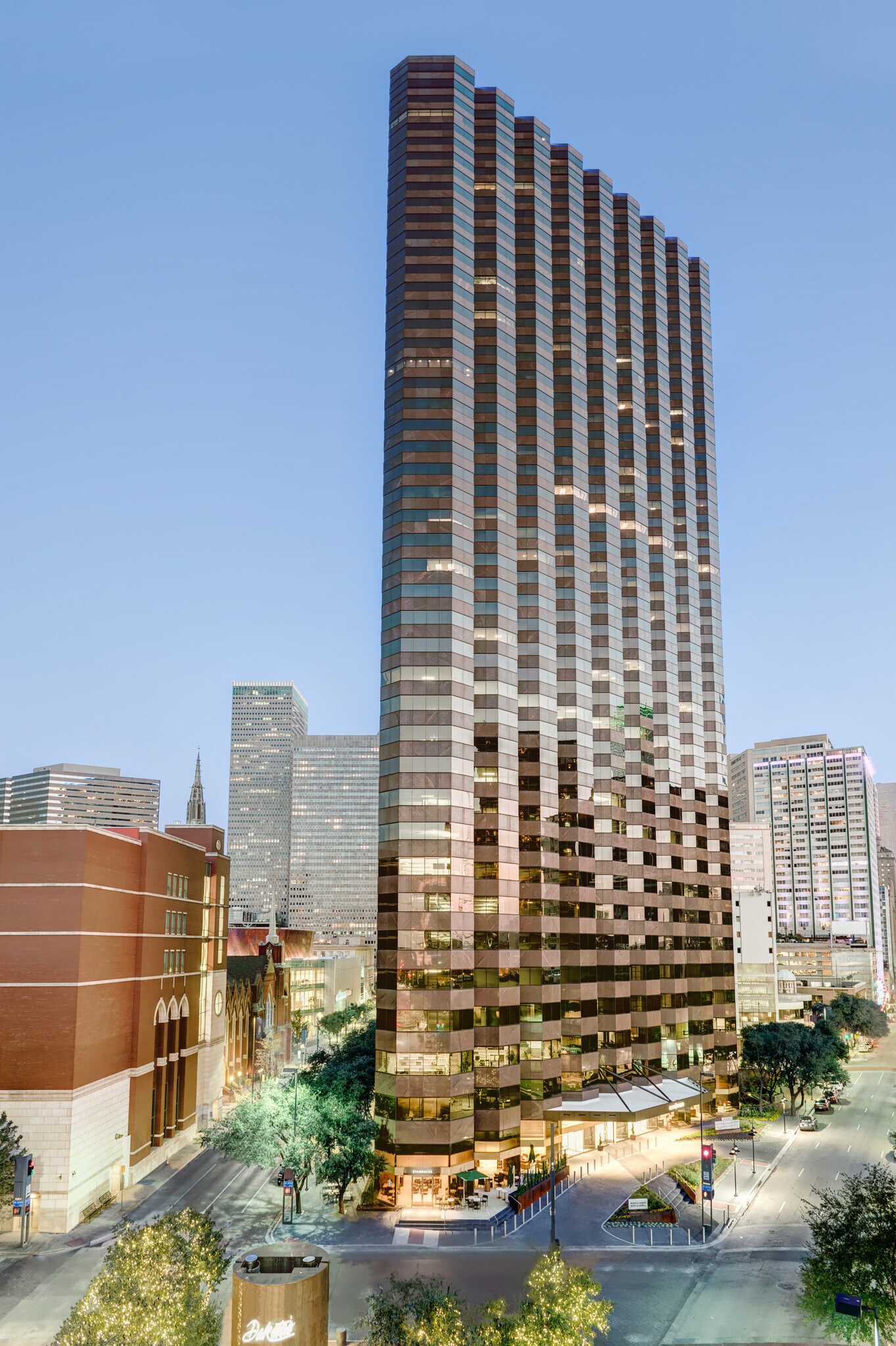 500 N Akard St, Dallas, TX for lease Primary Photo- Image 1 of 16