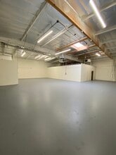 9001 Oso Ave, Chatsworth, CA à louer Photo intérieure- Image 2 de 6