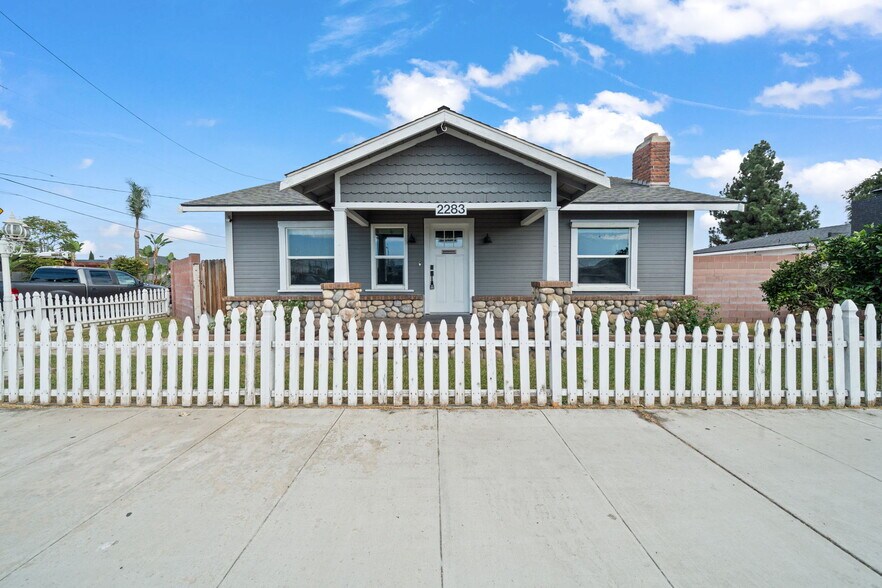 2283 N Batavia St, Orange, CA à vendre - Photo du bâtiment - Image 2 de 43