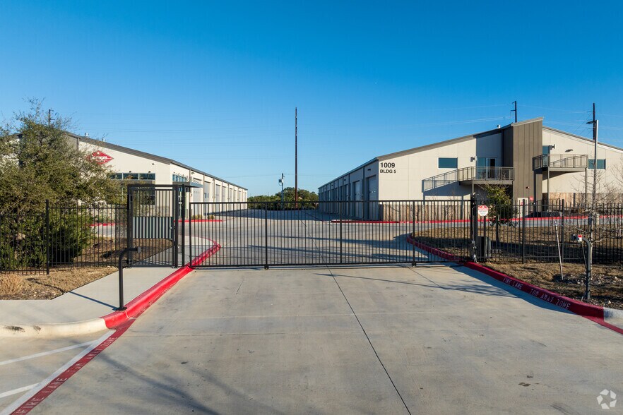 1009 N RR 620, Lakeway, TX à vendre - Photo du bâtiment - Image 2 de 9