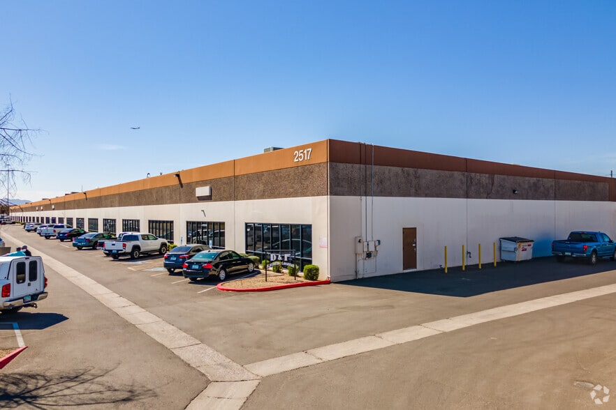 2517 W McDowell Rd, Phoenix, AZ for lease - Building Photo - Image 2 of 6