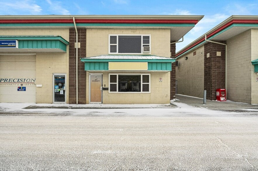 4656 Westwinds Dr NE, Calgary, AB for sale - Building Photo - Image 1 of 1