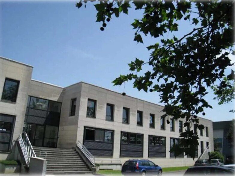 Bureau dans Lognes à louer - Photo du bâtiment - Image 1 de 9