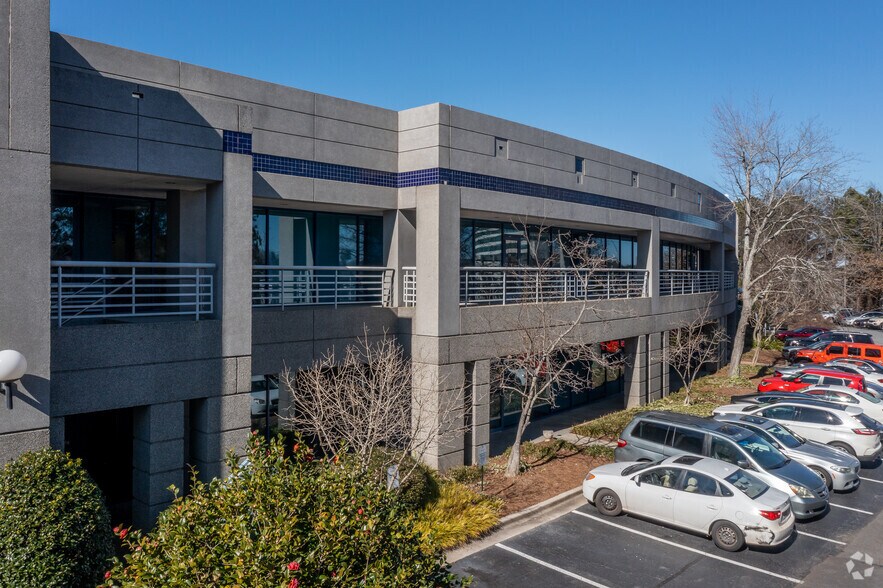 3200 Cobb Galleria Pky SE, Atlanta, GA à louer - Photo du bâtiment - Image 2 de 7