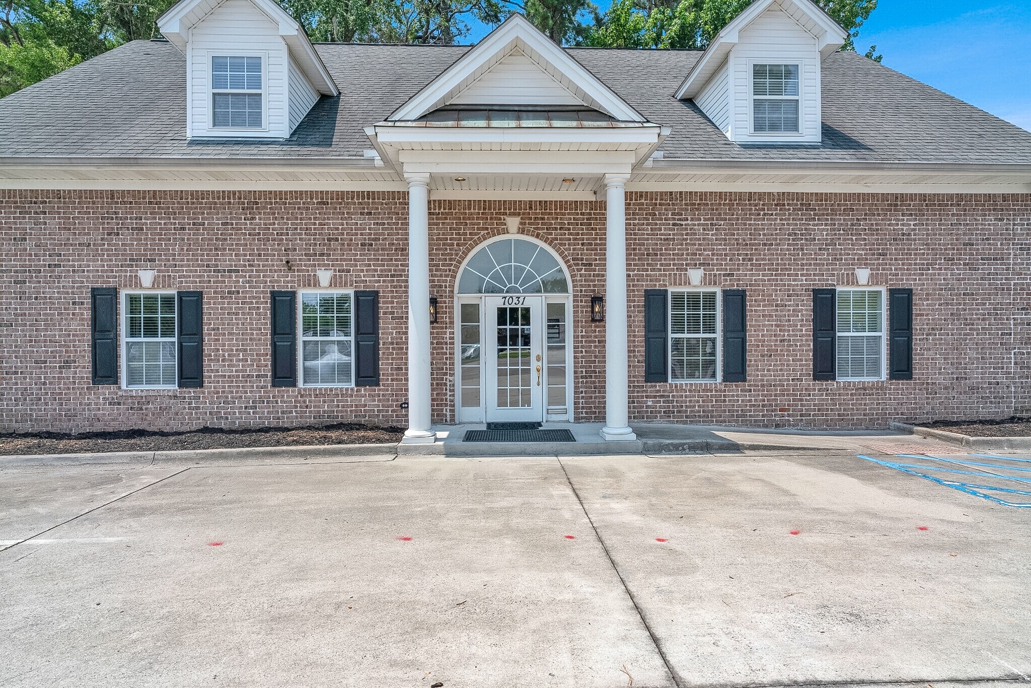 7031 Hodgson Memorial Dr, Savannah, GA à louer Photo du bâtiment- Image 1 de 12