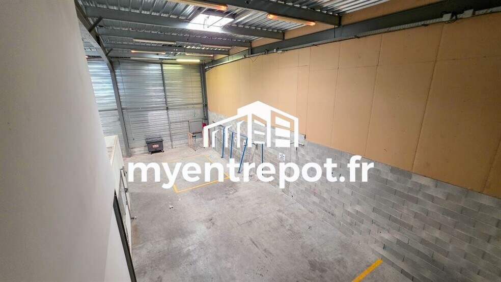 1 Montée Commandant De Robien, Marseille à louer - Photo du bâtiment - Image 2 de 9