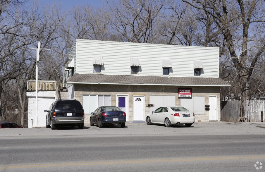10906-10910 E Truman Rd, Independence, MO for sale - Building Photo - Image 3 of 6