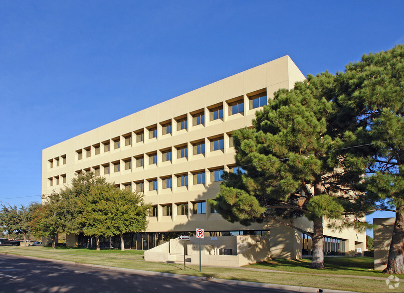 110 W Louisiana St, Midland, TX for sale - Building Photo - Image 2 of 13