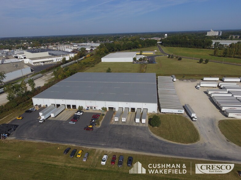 1040 Theo Moll Dr, Willard, OH à vendre - Photo du bâtiment - Image 3 de 8