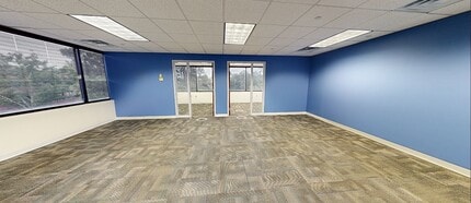 8665 Baypine Rd, Jacksonville, FL à louer Photo du bâtiment- Image 2 de 7