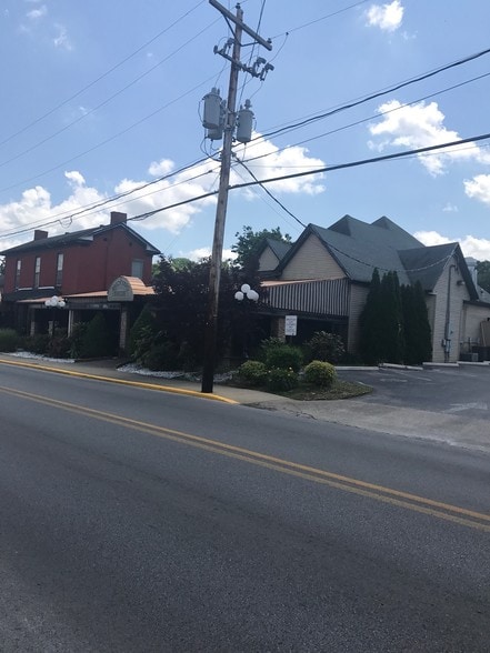 1026-1038 Chestnut St, Bowling Green, KY for sale - Building Photo - Image 2 of 48