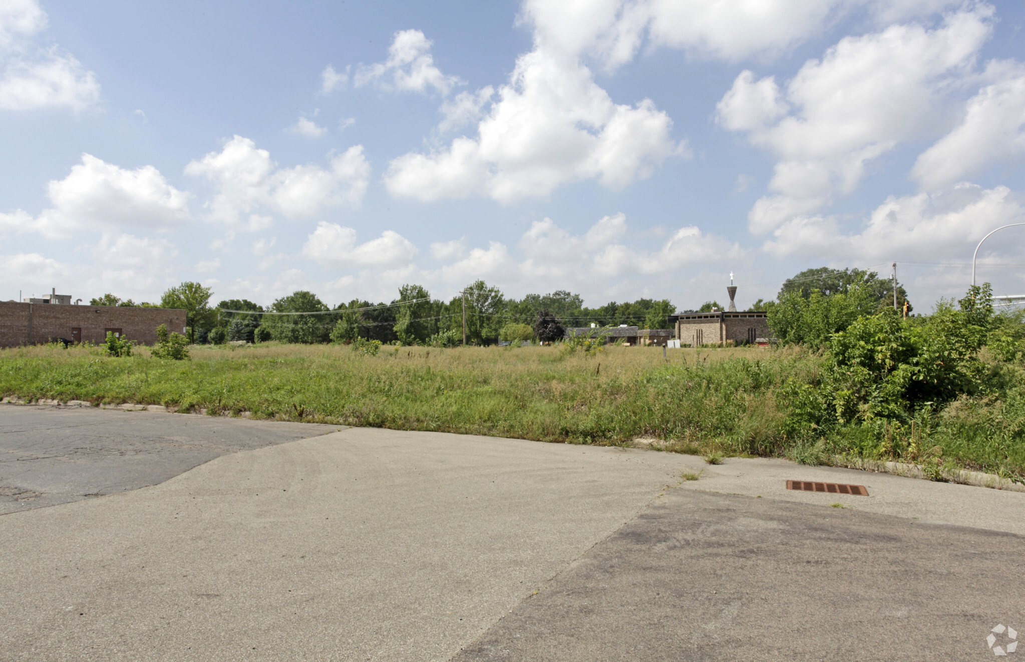 1851 Cliff Rd E, Burnsville, MN for sale Primary Photo- Image 1 of 3