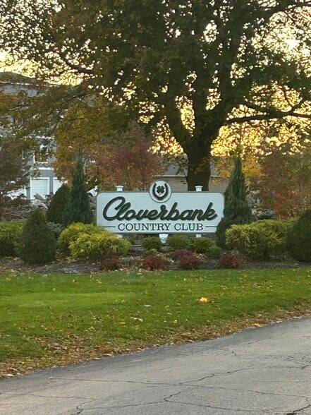 5324 Rogers Rd, Hamburg, NY à vendre - Photo du bâtiment - Image 2 de 11