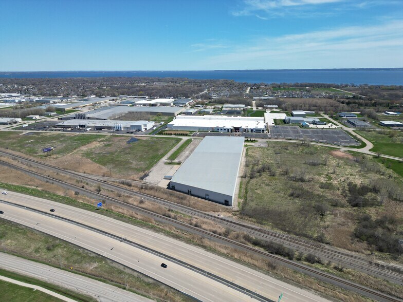 2435 Schultz Rd, Neenah, WI à louer - Aérien - Image 2 de 18