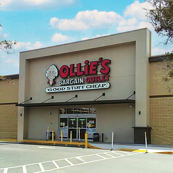 810-890 Saxon Blvd, Orange City, FL à louer - Photo du bâtiment - Image 3 de 4