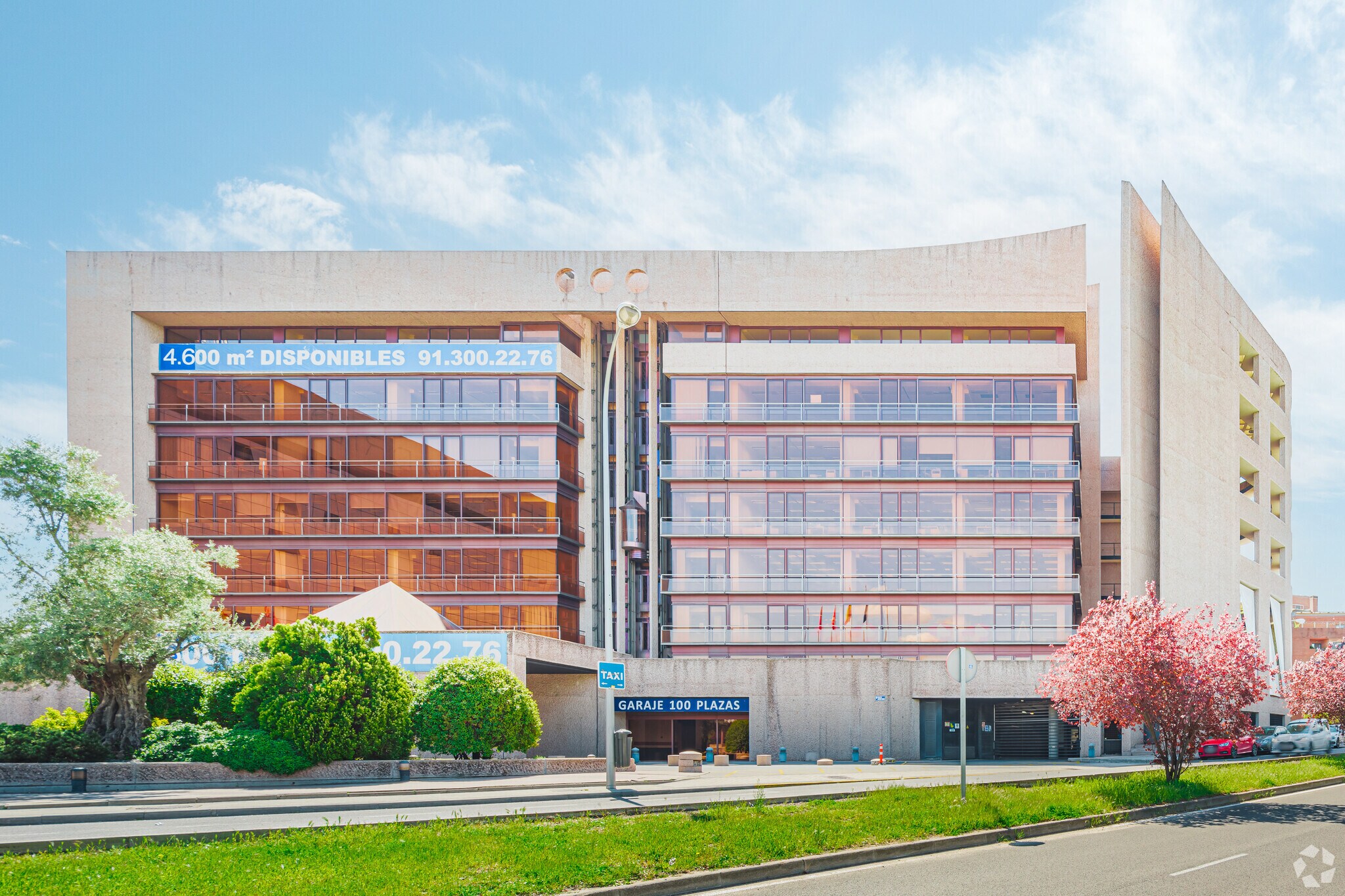 Calle de Juan Ignacio Luca de Tena, 1, Madrid, Madrid à louer Photo du bâtiment- Image 1 de 26