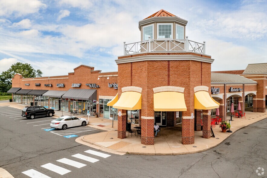 623-665 Potomac Station Dr, Leesburg, VA à louer - Photo du bâtiment - Image 3 de 11