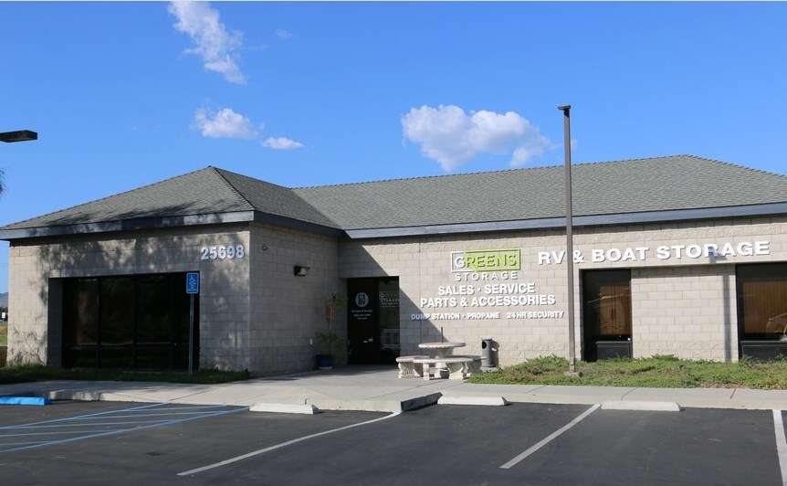 25698 Adams Ave, Murrieta, CA à louer Photo du bâtiment- Image 1 de 9