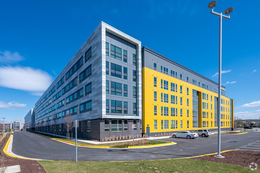 4201 River Rd, Riverdale, MD à louer - Photo du bâtiment - Image 3 de 39