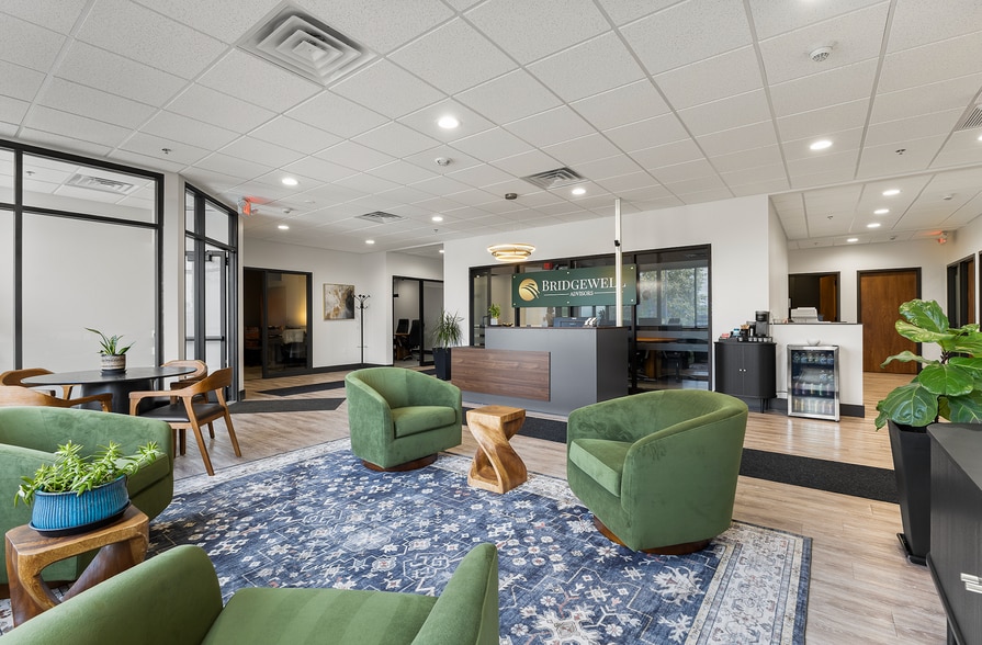 500 Canal View Blvd, Rochester, NY for lease - Building Photo - Image 3 of 15